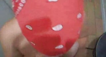 sex y ha mai Brunette phim sex video có quan hệ tình dục cố gắng trên đồ lót.